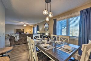 Gallery image of Bella Vista Home with Deck and Trails On Golf Course! in Bella Vista +30 photos