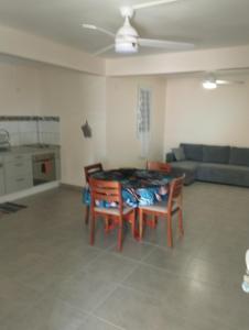 Cucina o angolo cottura di Charmant logement situé à la campagne avec Spa