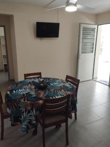 TV o dispositivi per l'intrattenimento presso Charmant logement situé à la campagne avec Spa