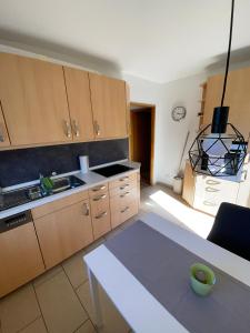 Kuchyň nebo kuchyňský kout v ubytování Ferienhaus Nissen-Hütte