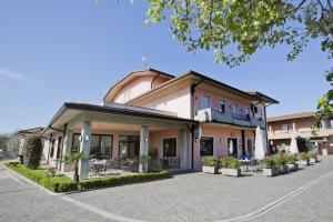 Gallery image of Hotel Ganfo in Sirmione
