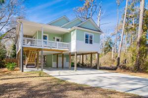 2 Be Fair في أوك آيلاند: منزل أخضر وبيضاء مع شرفة