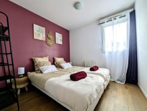 Zdjęcie z galerii obiektu L'evasion, Cergy, Downtown, 6 pers, 2 min RER A, 2 places de parking privatives, Netflix et BeinSports w mieście Cergy