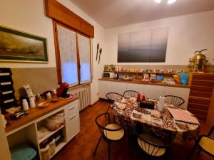 Kuchyň nebo kuchyňský kout v ubytování Casa di Igor