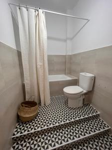 Et badeværelse på Urban rooms Fuencarral