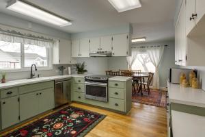 Gallery image of Burley Home with Playground - 1 Mi to Golf Course! in Burley