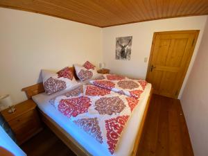 Postel nebo postele na pokoji v ubytování Ferienwohnung Engl Haus