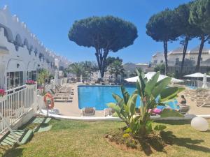 Bazén v ubytování Casa Silvia Marbella - dom w kompleksie hotelowym nebo v jeho okolí