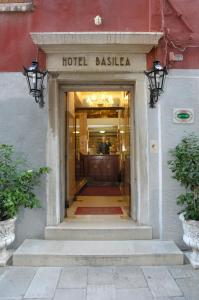 Facciata o entrata di Albergo Basilea