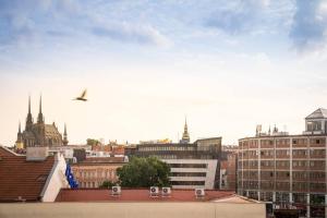 Nespecifikovaný výhled na destinaci Brno nebo výhled na město při pohledu z apartmánu