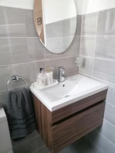 Koupelna v ubytování Atlantic way Apartment 1 + 21 fotografií