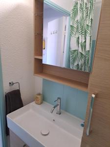 Kúpeľňa v ubytovaní Studio Sanary-sur-Mer proche gare