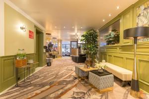 Posezení v ubytování Leonardo Hotel Antwerp The Plaza