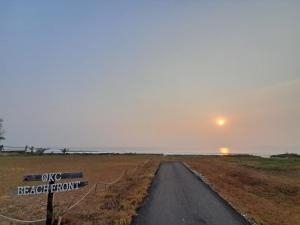 O pôr ou nascer do sol visto da casa de hóspedes ou dos arredores