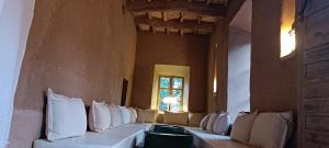 Posezení v ubytování Kasbah ait Moussa