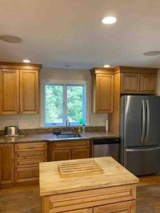 A cozinha ou cozinha compacta de Home in Oak Bluffs