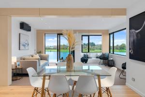Televisyen dan/atau pusat hiburan di Clearwater Quays Apartments