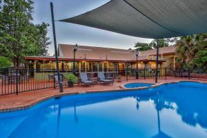 The swimming pool at or close to Kimberley Hotel