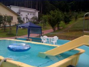 Bazén v ubytování Yuzawa Grand Hotel nebo v jeho okolí