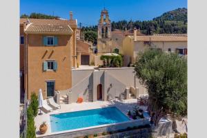 Villa con piscina en una localidad en Achillion Casa Conti 1840 en Gastouri