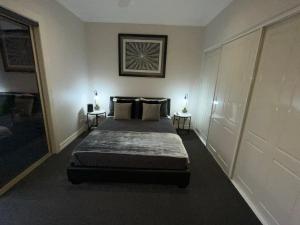Luxury at Linthorpe客房内的一张或多张床位