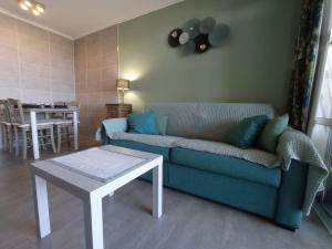 Atpūtas zona naktsmītnē Cap Esterel Studio climatisé vue mer partielle