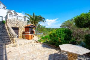 Κήπος έξω από το Garden Resort - Apartments Lavanda