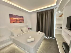 TV a/nebo společenská místnost v ubytování Crystal Suites