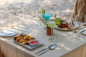 Makanan di atau berdekatan resort