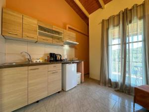 A kitchen or kitchenette at Barbara house