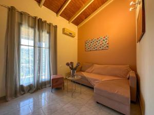 A seating area at Barbara house