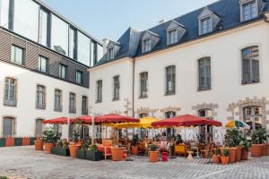 Budynek, w którym mieści się hotel