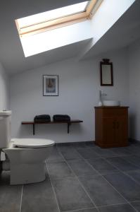 Kúpeľňa v ubytovaní Le Hibou -1 bed Gite