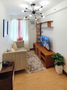 TV a/nebo společenská místnost v ubytování Arezzo Place Davao City - 1BR Condo - Andresen Rentals