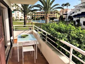 Bazén v ubytovaní Apartamento estilo Mediterráneo. Segundo Montañar. alebo v jeho blízkosti