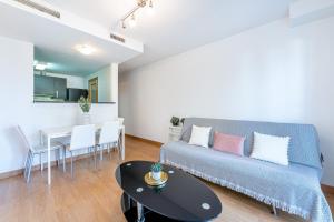 Posezení v ubytování 797 HOLIDAY RENTALS -Piso con terraza y vistas en la Nogalera