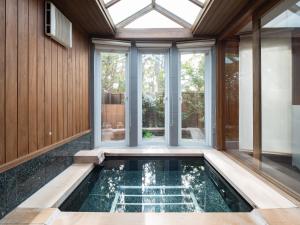 Hayama Isshiki Beach House -葉山 一色海岸の家 - ペット可内部或周边的泳池