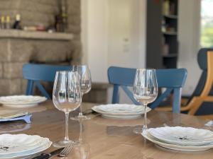 Afbeelding uit fotogalerij van Maison bretonne 4 chambres proche bourg et plage in Le Tour-du-Parc +16 foto's