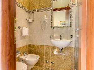 Uma casa de banho em Hotel Centro Cavour Roma