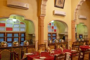 Restaurace v ubytování Hotel Narain Niwas Palace