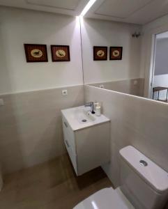 A bathroom at bt6gallos
