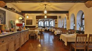 Restaurace v ubytování Burg Windeck ***S