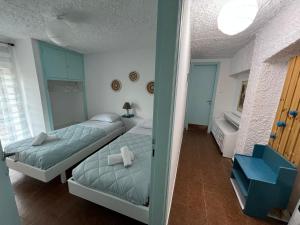 Postel nebo postele na pokoji v ubytování Ciel apartment, 5 minutes walk from Ipsos beach!