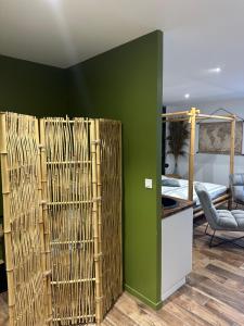 Posteľ alebo postele v izbe v ubytovaní Jungle room