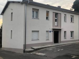 Budova, v ktorej sa apartmán nachádza