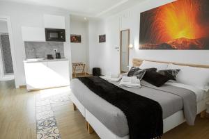 A bed or beds in a room at Bosco Mattavona