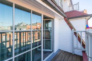 Rõdu või terrass majutusasutuses Smeysea - Stylish apartment in Sint-Idesbald