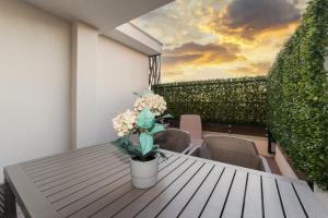 Balkón nebo terasa v ubytování Green Sky Luxury Penthouse Apartment