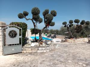 The swimming pool at or close to Trullo Monte Del Sale