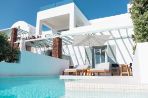 Piscina a Astro Palace Hotel & Suites o a prop